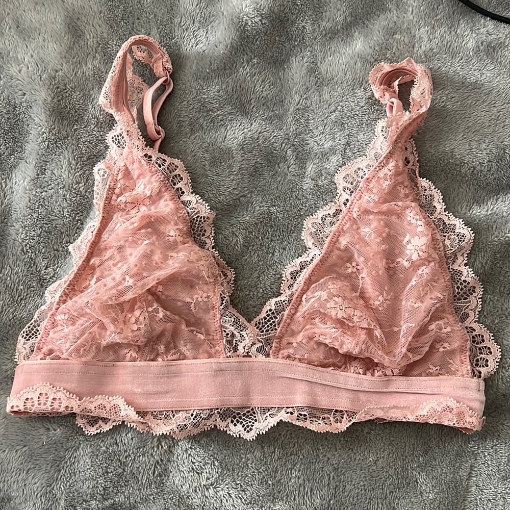Light pink Victoria’s Secret bralette